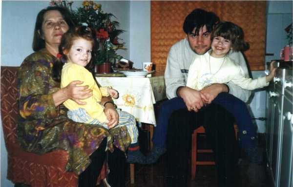 023_Sasha_i_BabaN_Kira_i_Ja_na_den_rozhdenija_Pecel_05XI01.jpg
